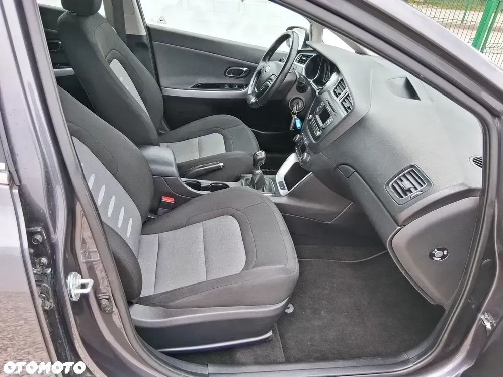 Kia Ceed 1.6 GDI Fifa World Cup Edition - 12