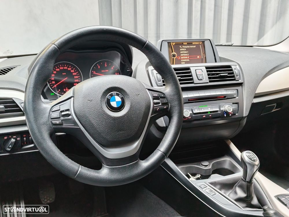 BMW 116 d EfficientDynamics — fotografia 9