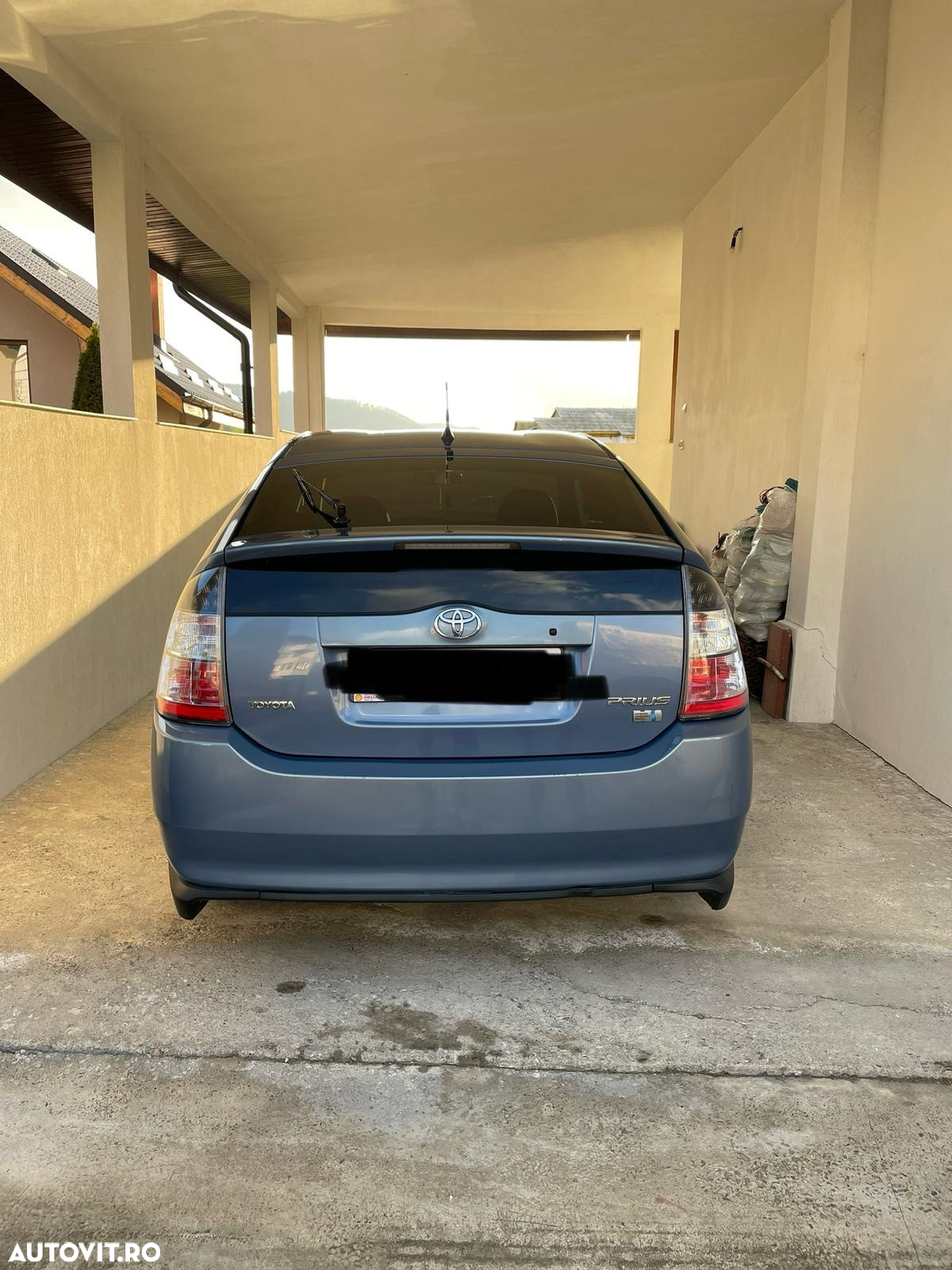 Toyota Prius - 3