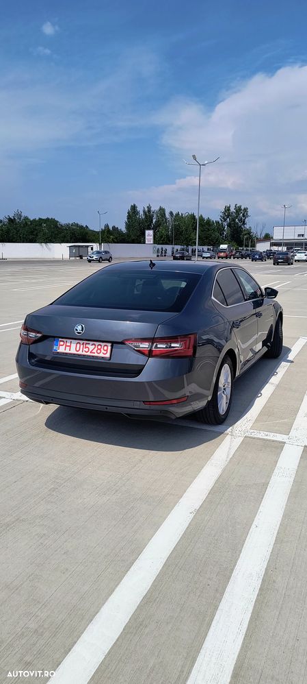 Skoda Superb 2.0 TDI DSG Style - 7