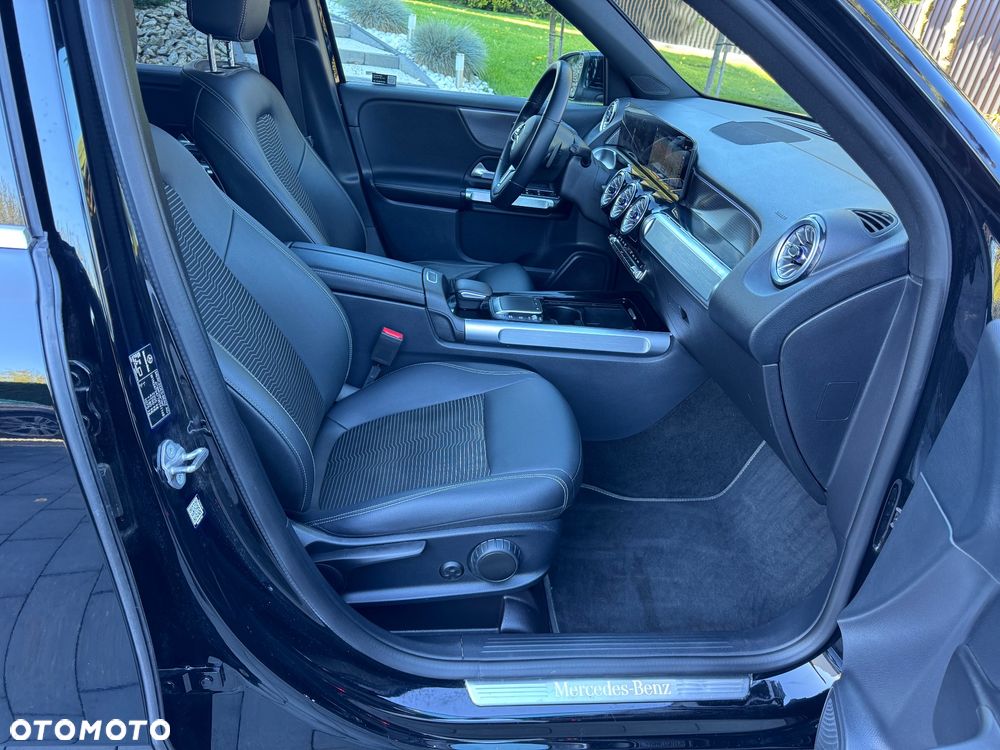 Mercedes-Benz GLB 250 4-Matic Progressive 8G-DCT - 23