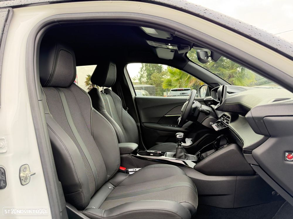 Peugeot 2008 1.2 PureTech GT Line - 37