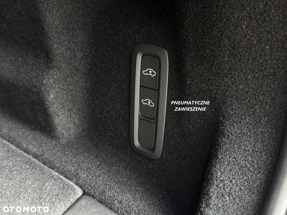 Volvo XC 60 B4 D AWD Plus Dark - 40