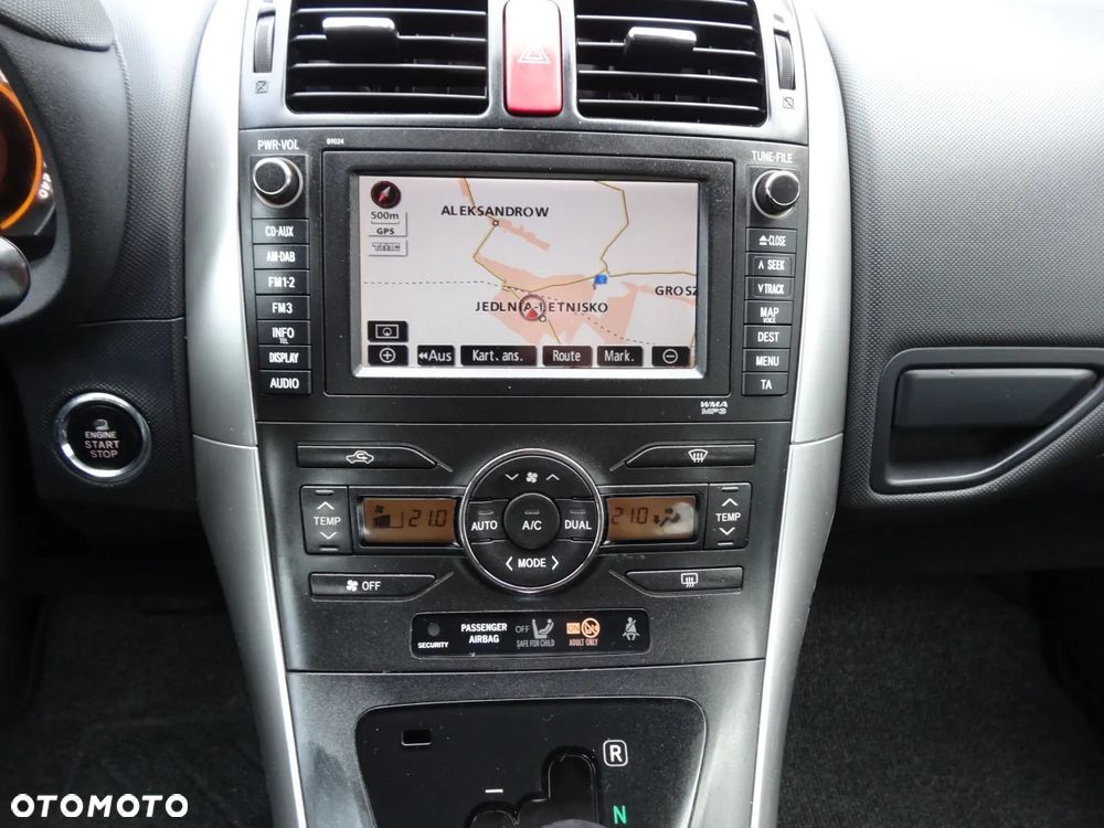 Toyota Auris 1.6 Premium MS - 27