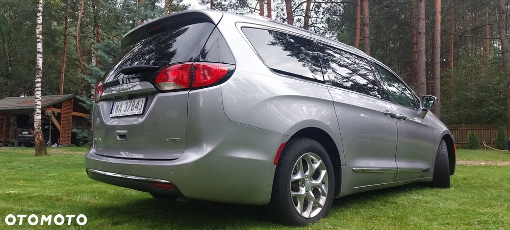 Chrysler Pacifica - 16