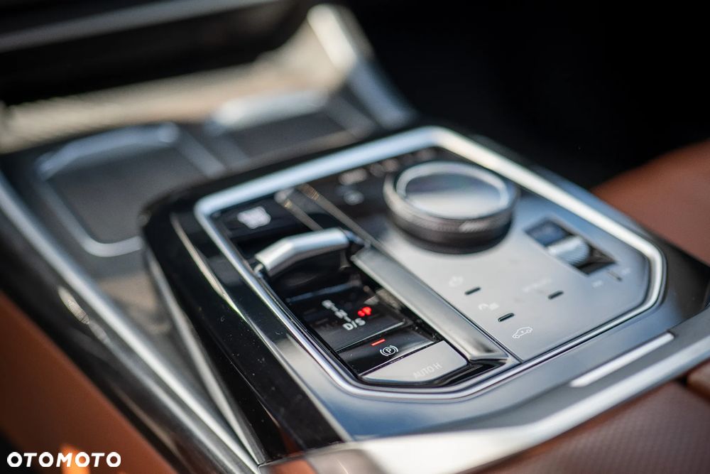 BMW Seria 7 750e xDrive - 22