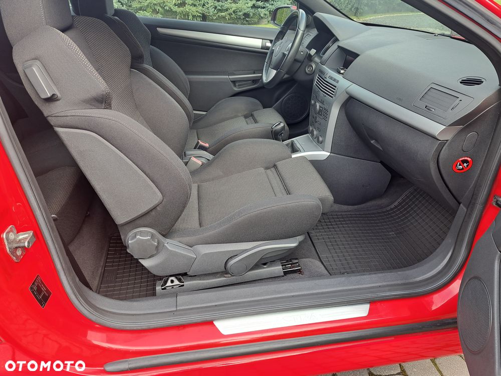 Opel Astra GTC 1.6 Sport - 8