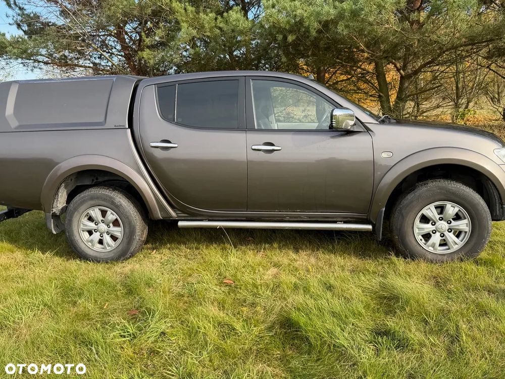 Mitsubishi L200 2012 photo 4