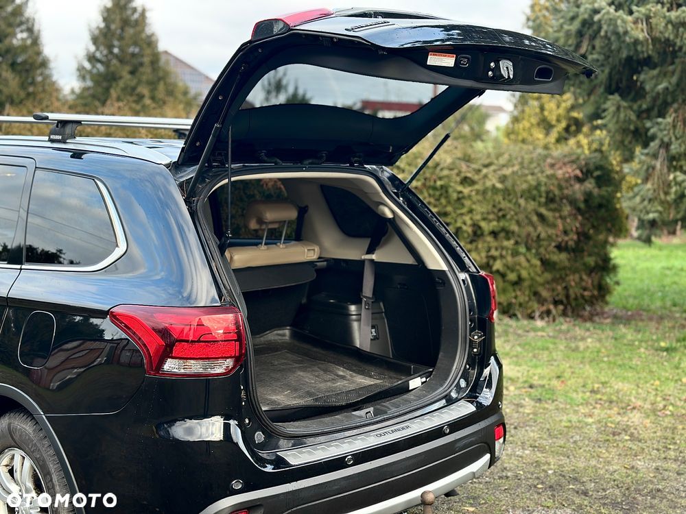 Mitsubishi Outlander 2.0 Instyle Navi 4WD CVT - 21