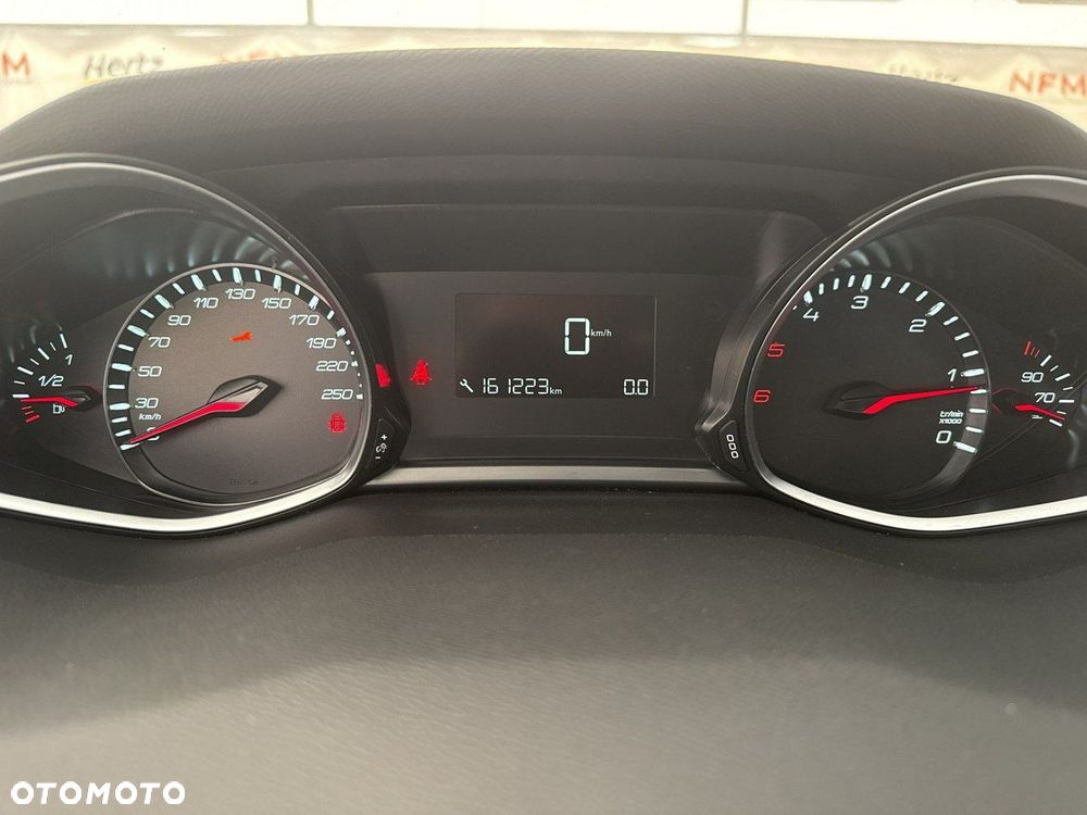 Peugeot 308 - 16