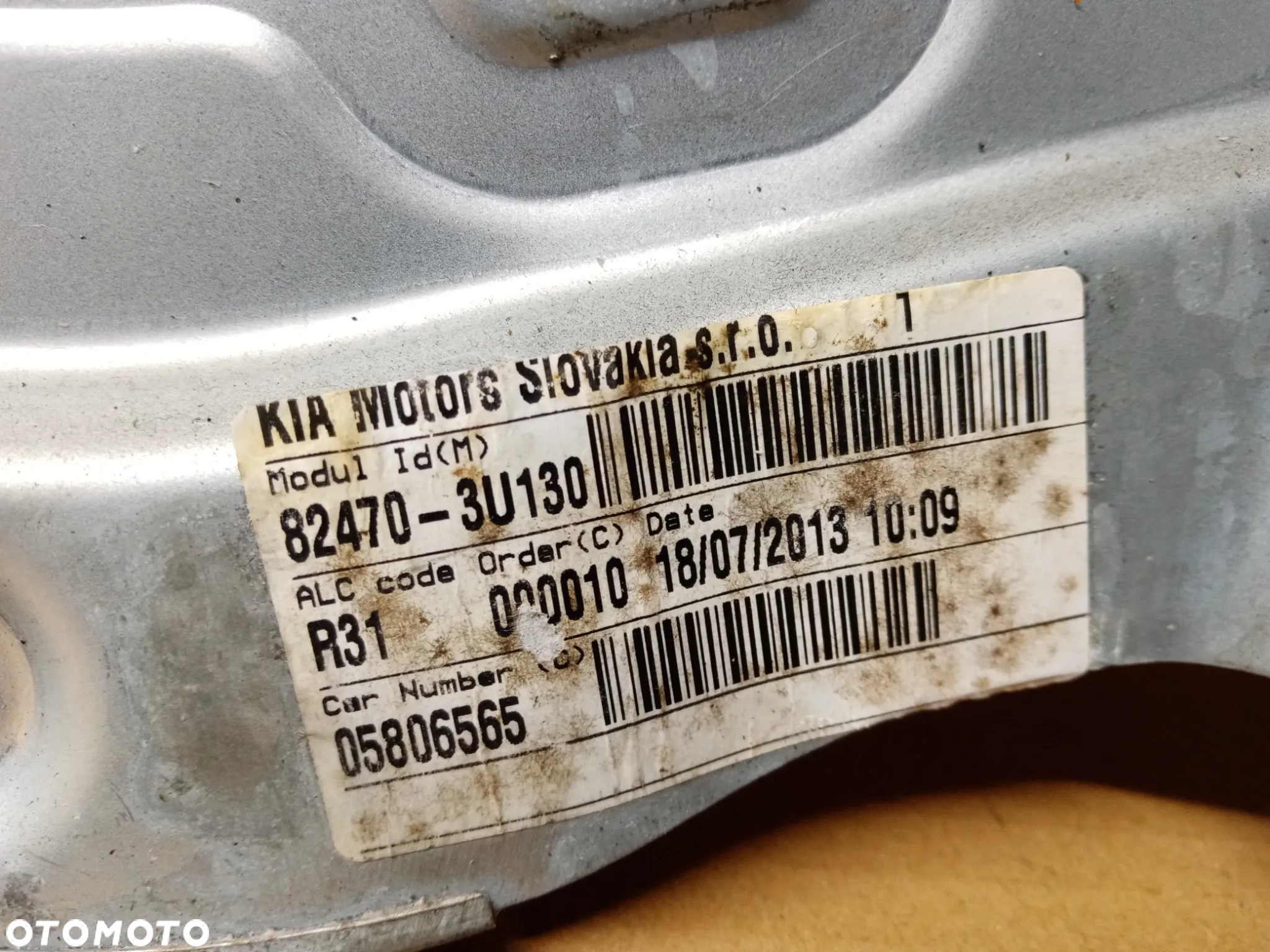 Mechanizm podnośnik szyby lewy przód Kia Sportage III 82470-3U130 - 3
