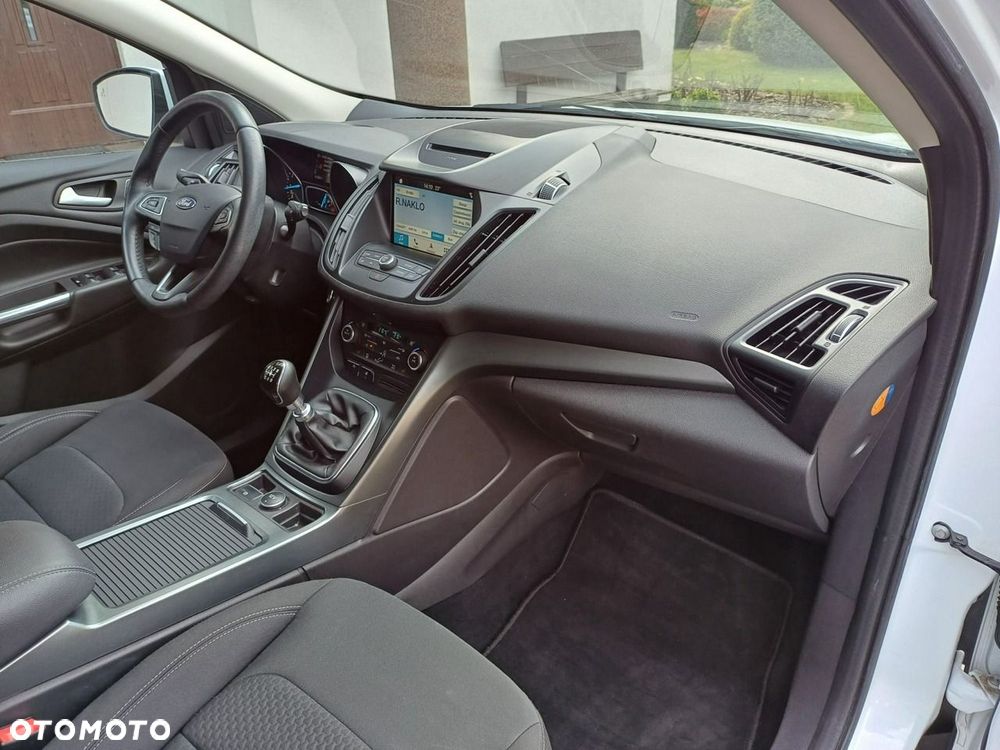 Ford Kuga 1.5 EcoBoost 2x4 Individual - 16
