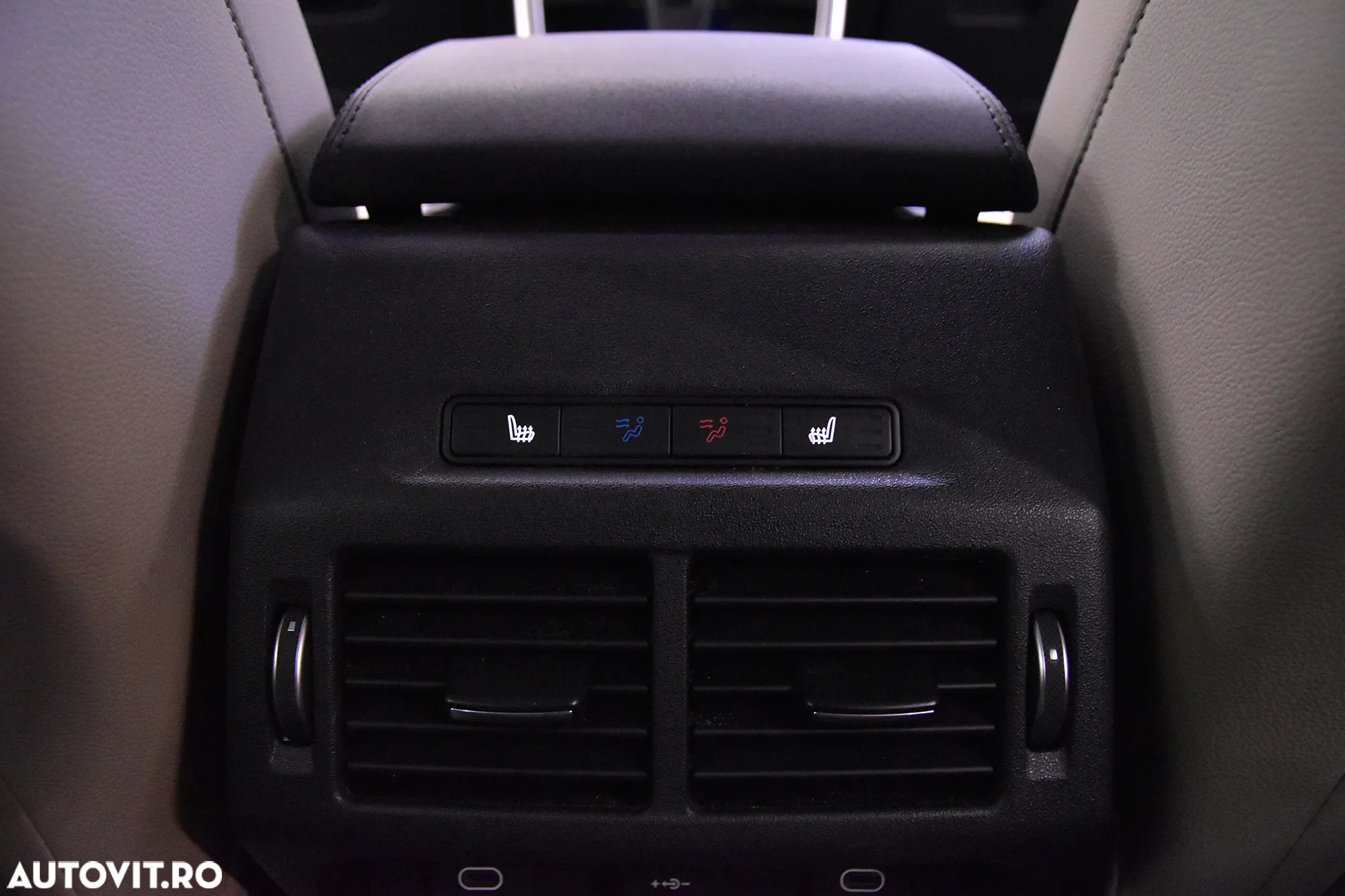 Land Rover Discovery Sport - 22