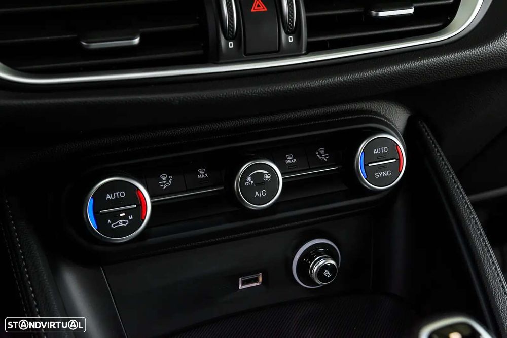 Alfa Romeo Stelvio - 22