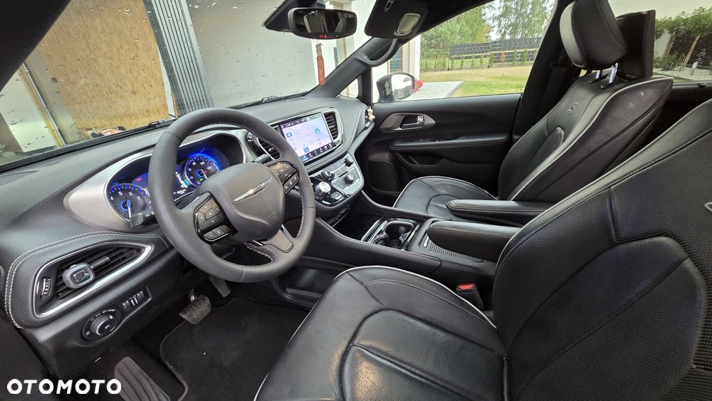 Chrysler Pacifica - 7