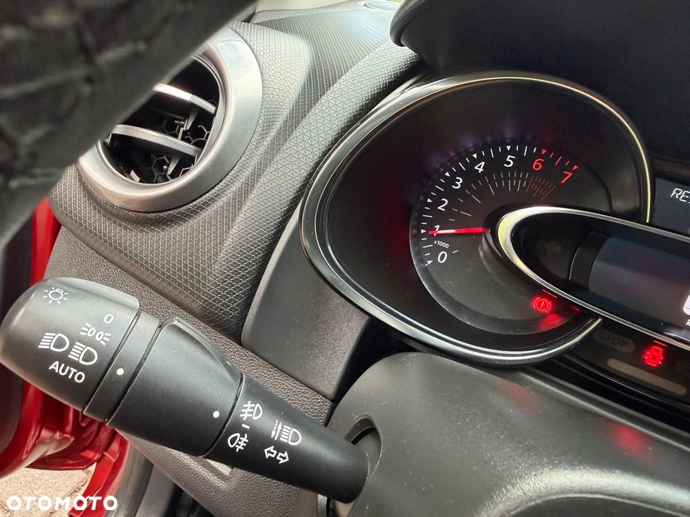 Renault Clio - 25