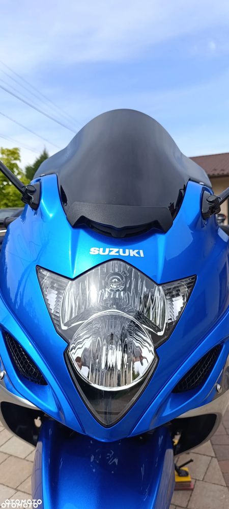 Suzuki GSX - 16