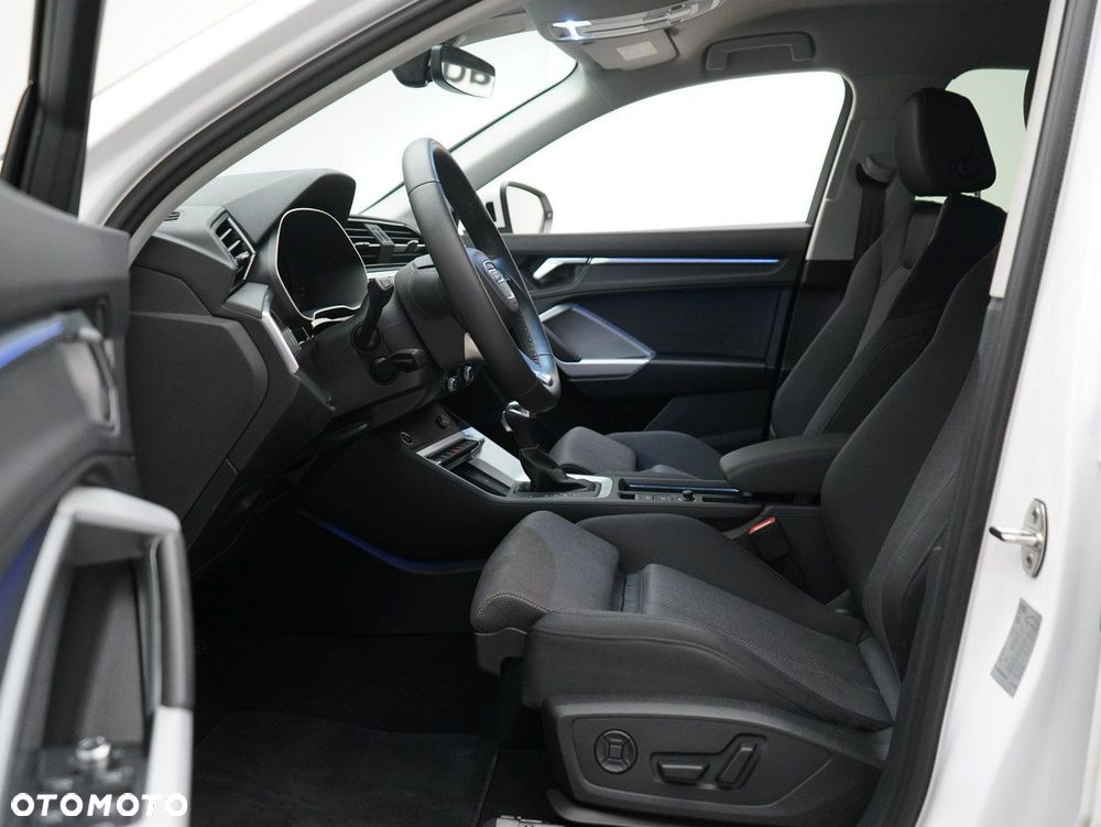 Audi Q3 Sportback - 13