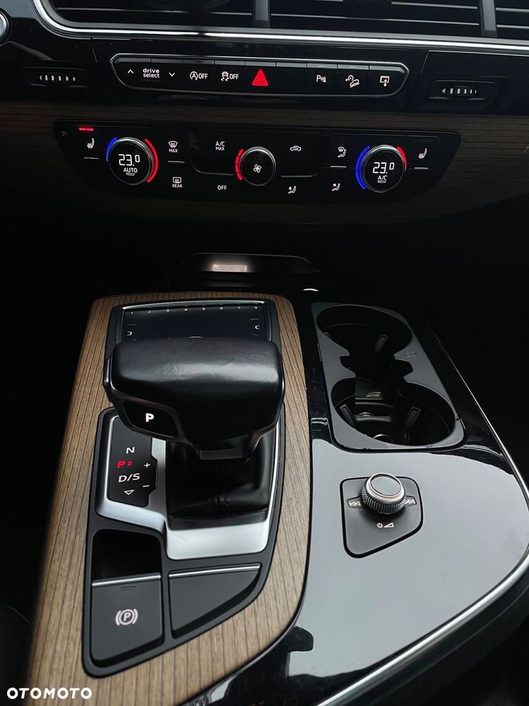Audi Q7 - 11