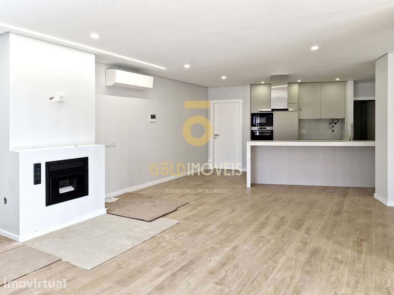 Apartamento T2+1 Venda em Oliveira de Azeméis, Santiago de Riba-Ul, Ul - Grande imagem: 2/29