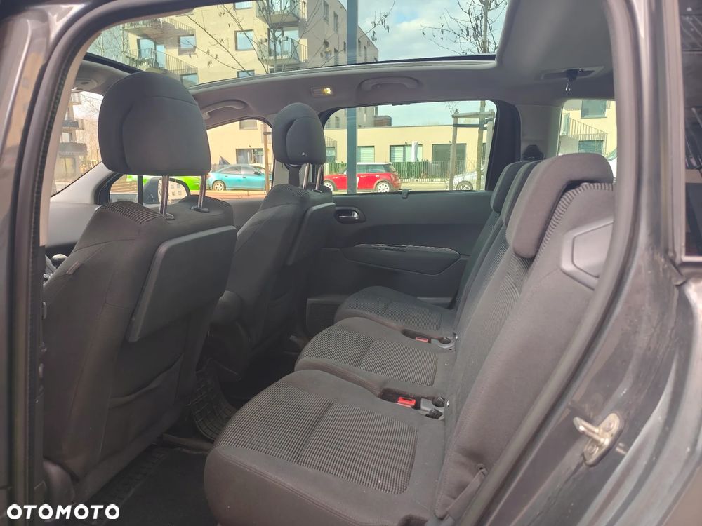 Peugeot 5008 1.6 HDi Family 7os - 14