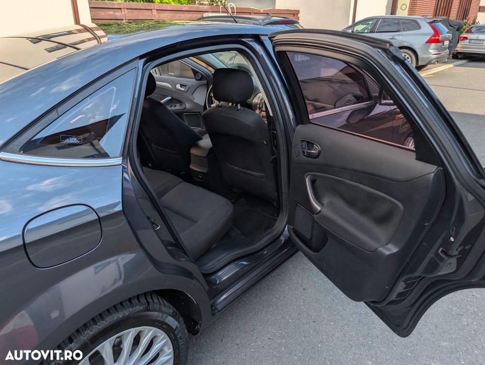 Ford Mondeo 2.0 TDCI Titanium X - 8