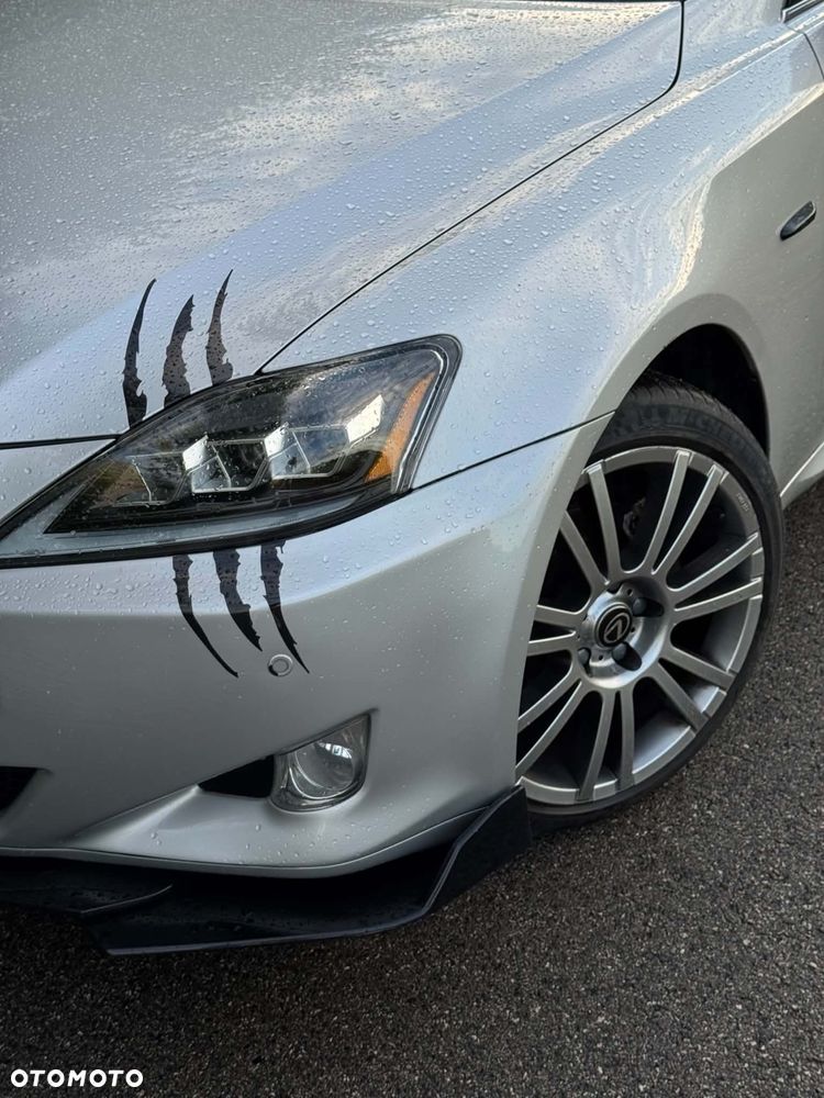 Lexus IS - 4