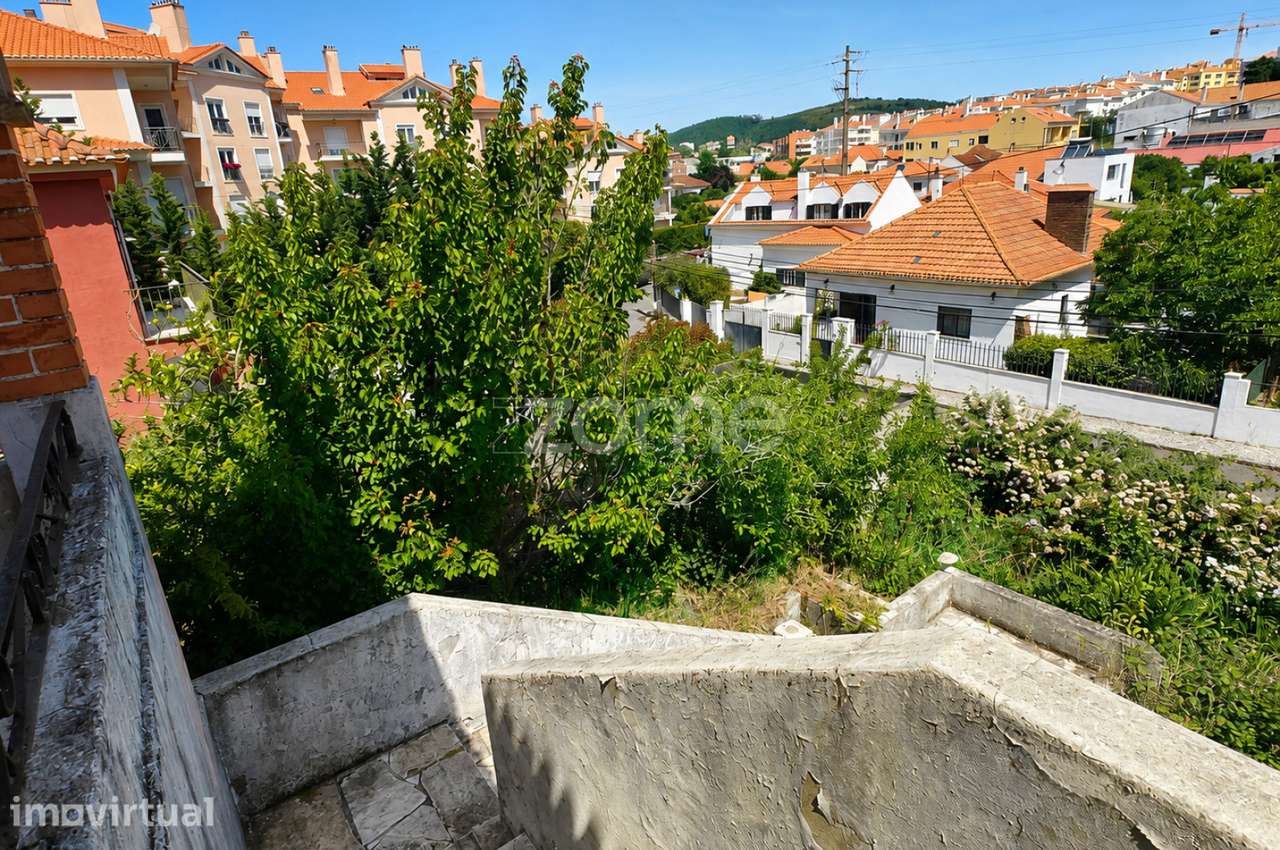 MORADIA T4 PARA REABILITAÇÃO COM LOTE DE 600 M² NA MALVEIRA - Grande imagem: 4/17