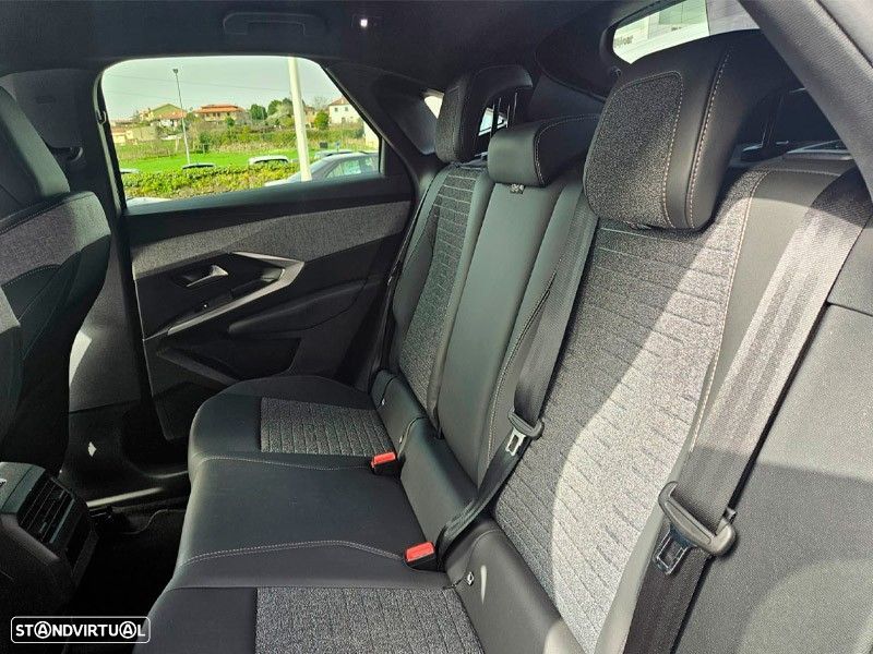 Peugeot 3008 1.2 Hybrid Allure e-DCS6 - 12