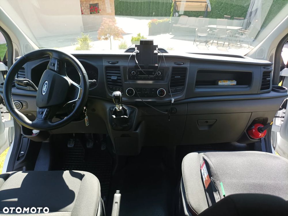 Ford CUSTOM - 20