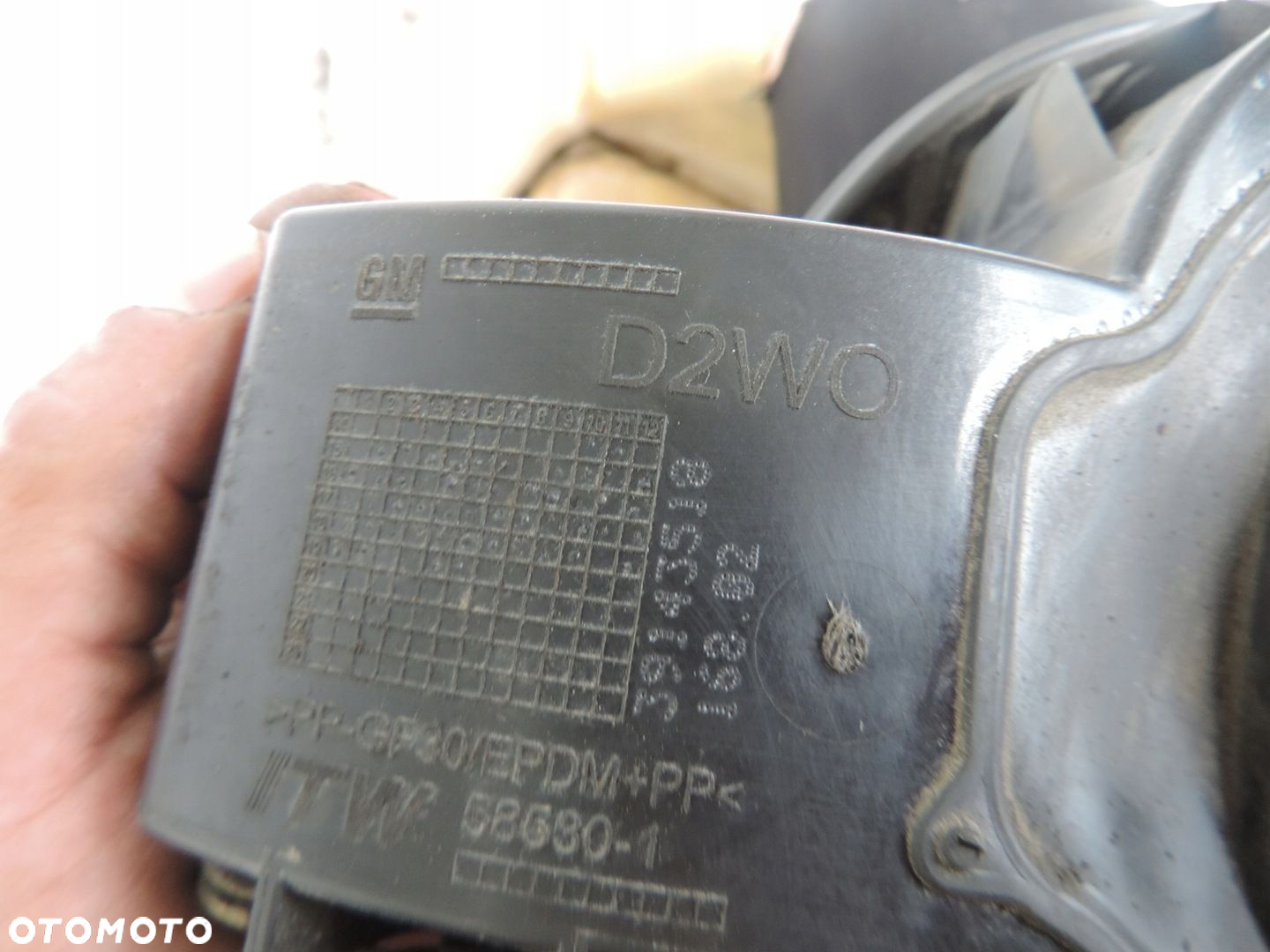 Wlew paliwa adblue Y22R Opel Astra K V 39143518 - 3