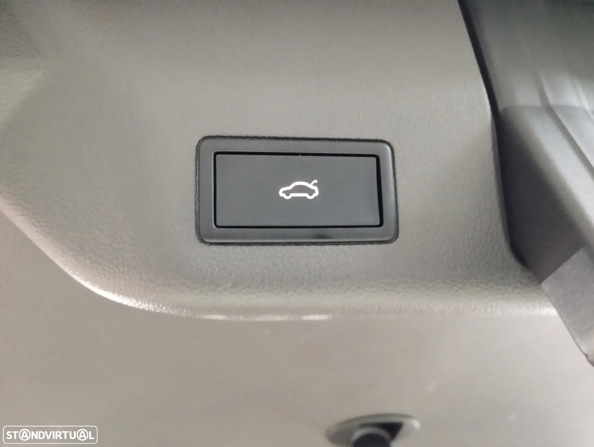 VW Multivan 2.0 TDI Style Longa DSG - 17