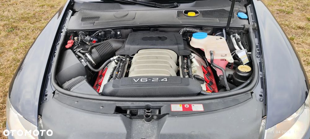 Audi A6 Avant 2.4 multitronic - 12