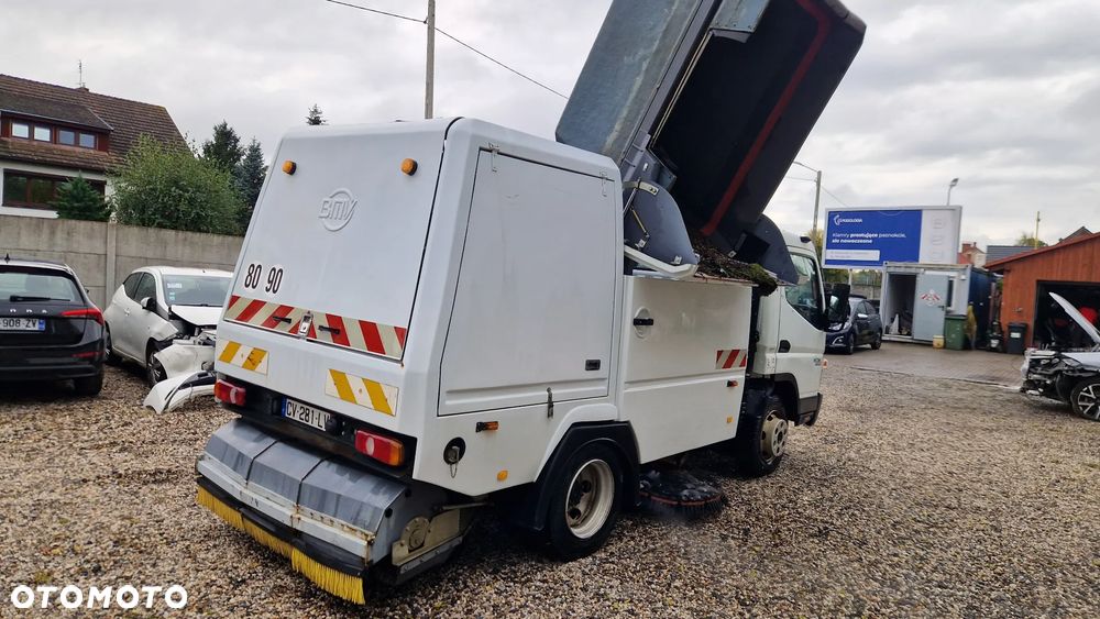 Mitsubishi Canter - 11