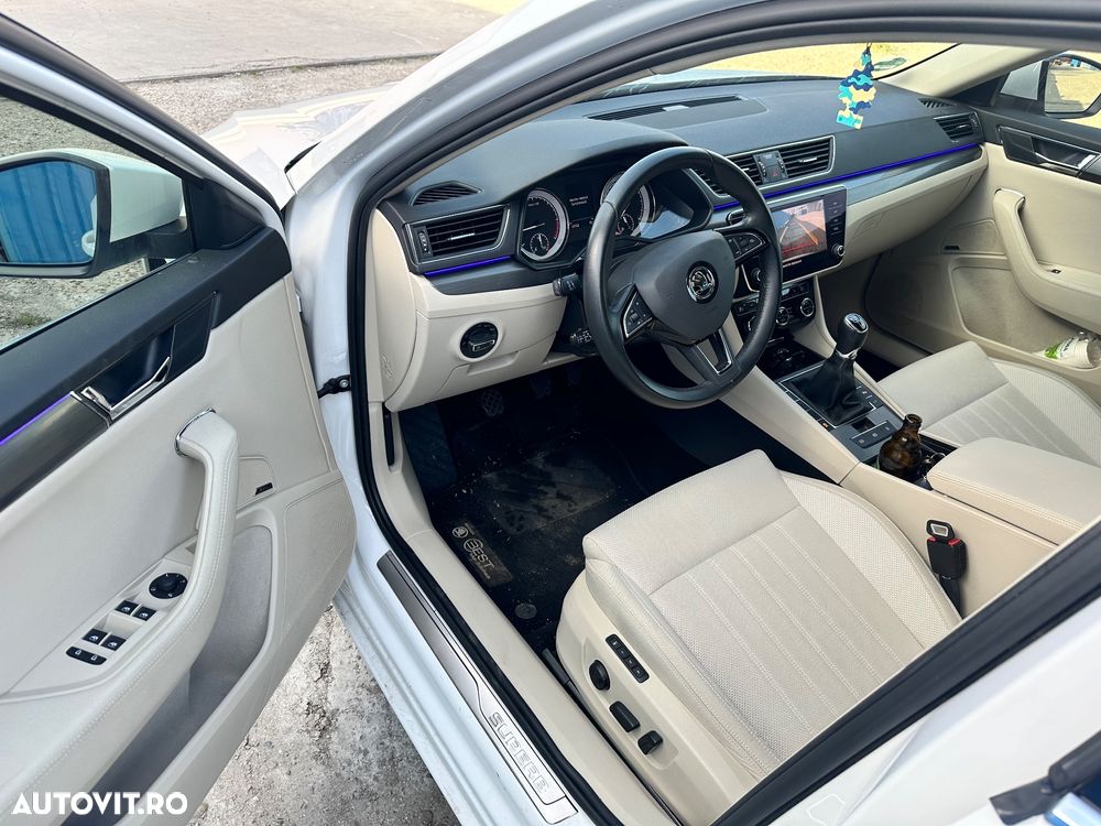 Skoda Superb 2.0 TDI DSG Sportline - 6