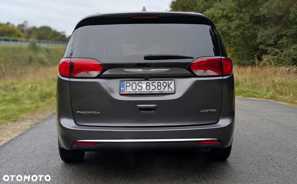 Chrysler Pacifica - 10
