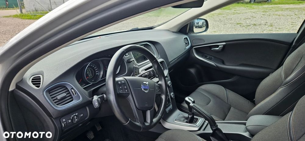 Volvo V40 Cross Country - 16