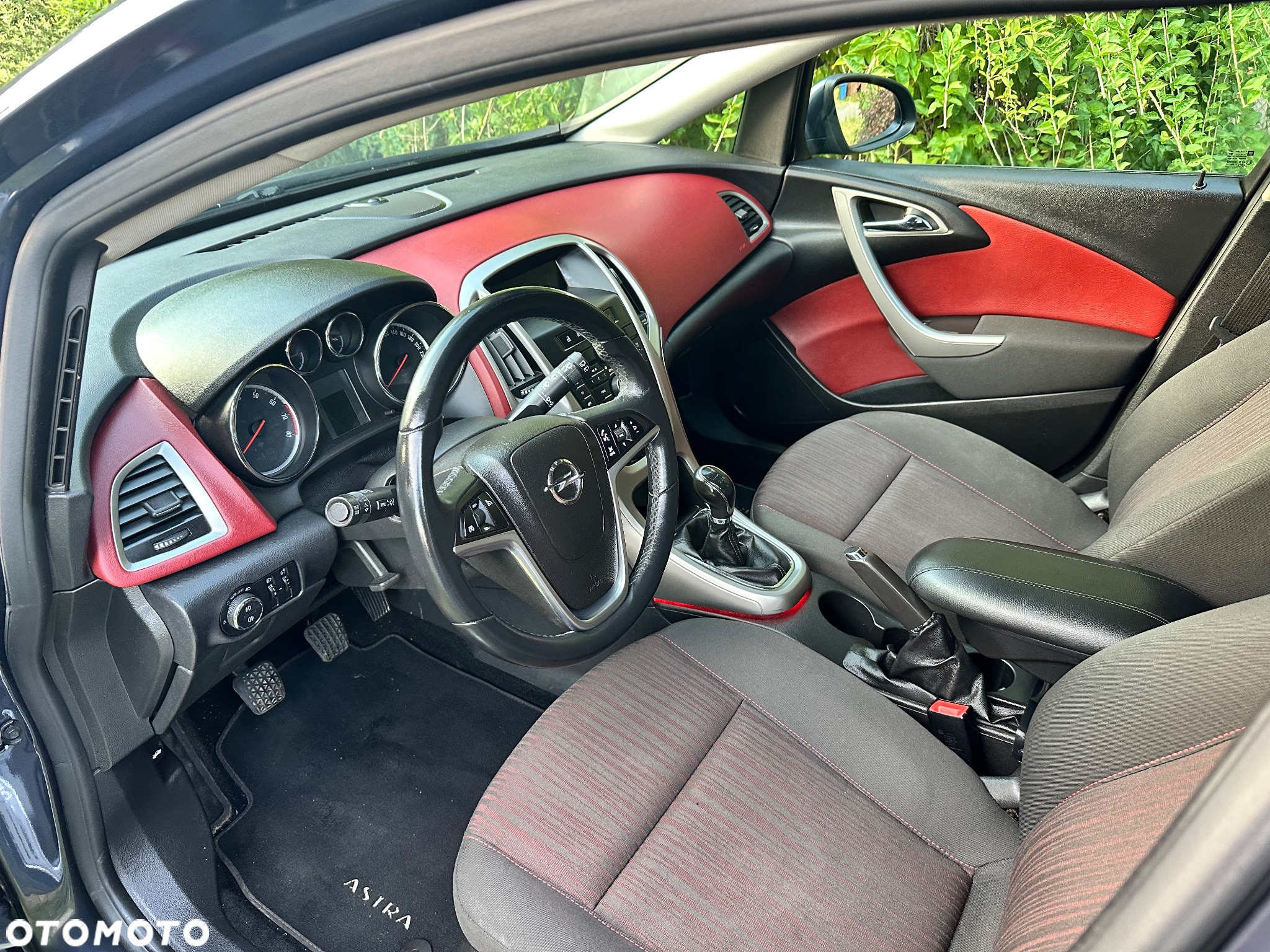 Opel Astra IV 1.4 T Essentia - 17