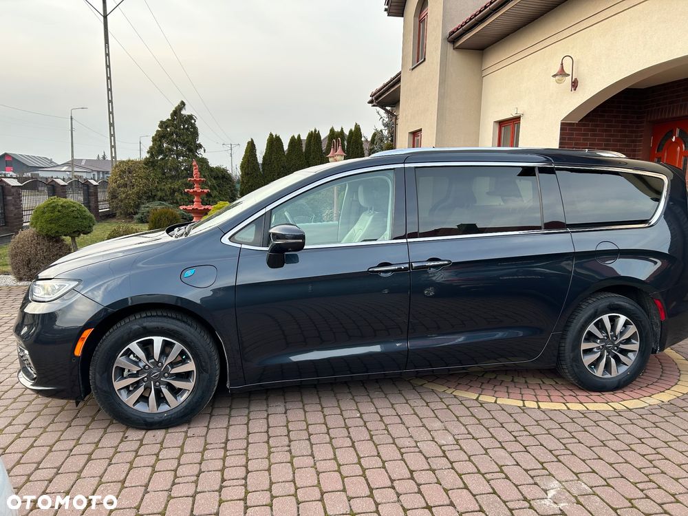 Chrysler Pacifica - 7