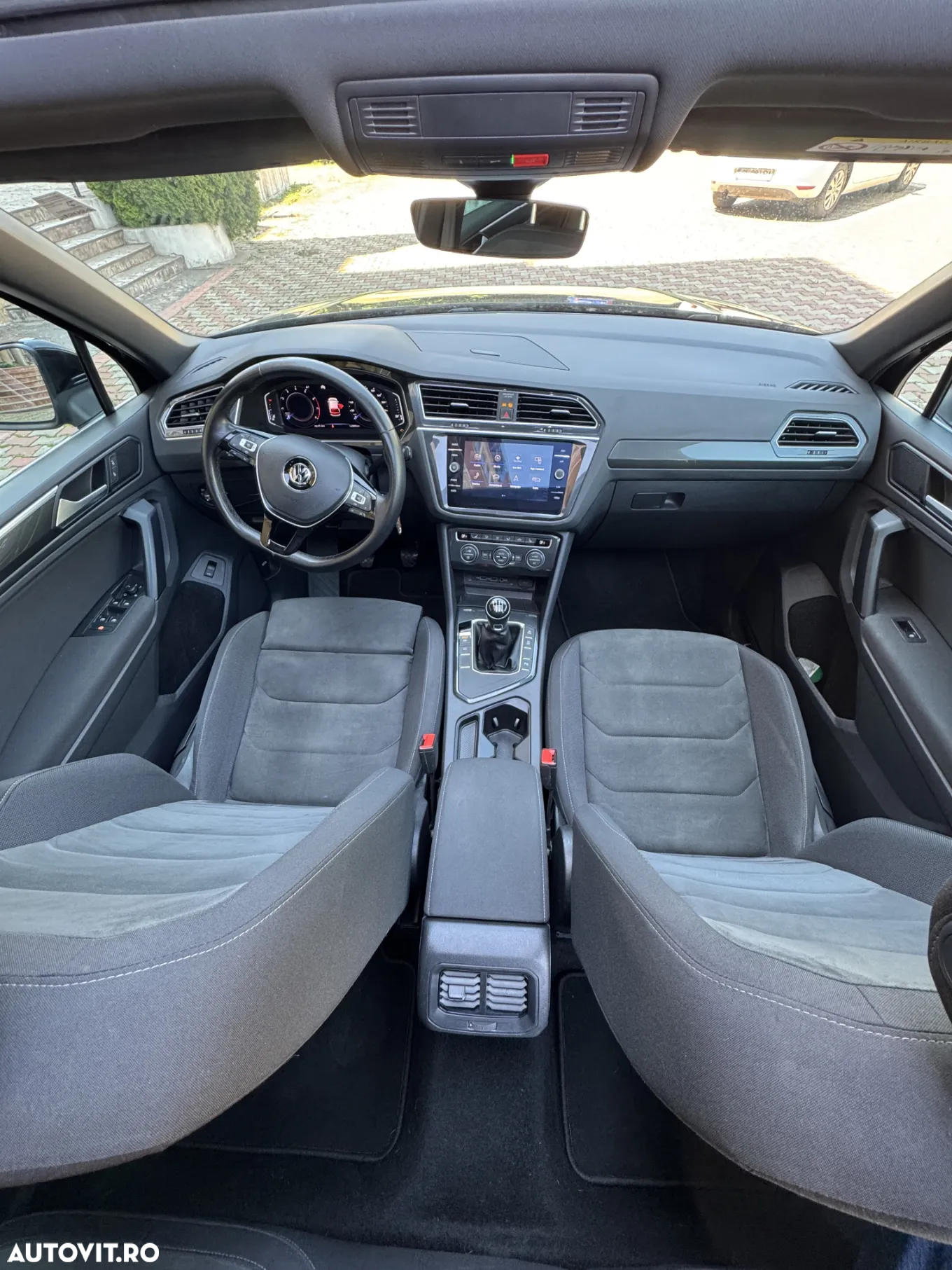Volkswagen Tiguan - 10