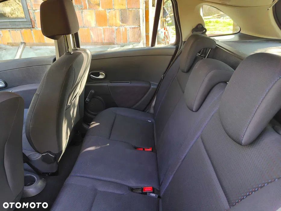 Renault Clio - 6