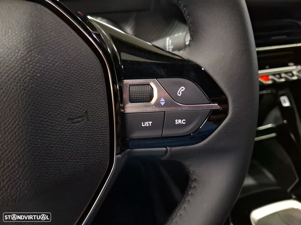 Peugeot 2008 1.2 PureTech Allure - 17