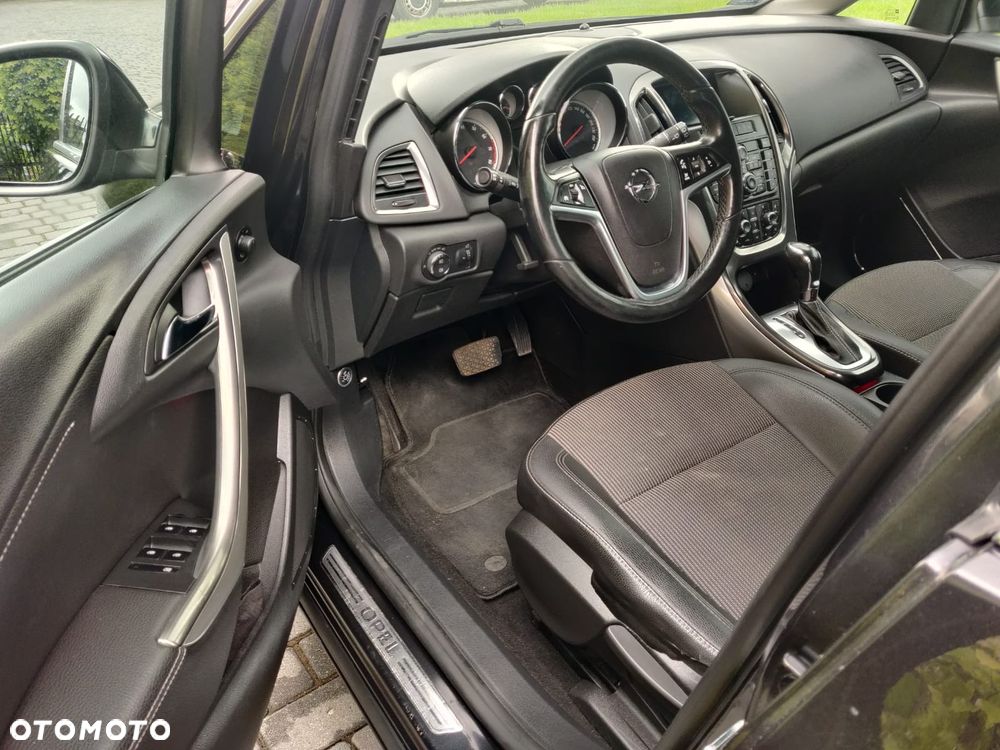 Opel Astra 1.6 T Cosmo - 8