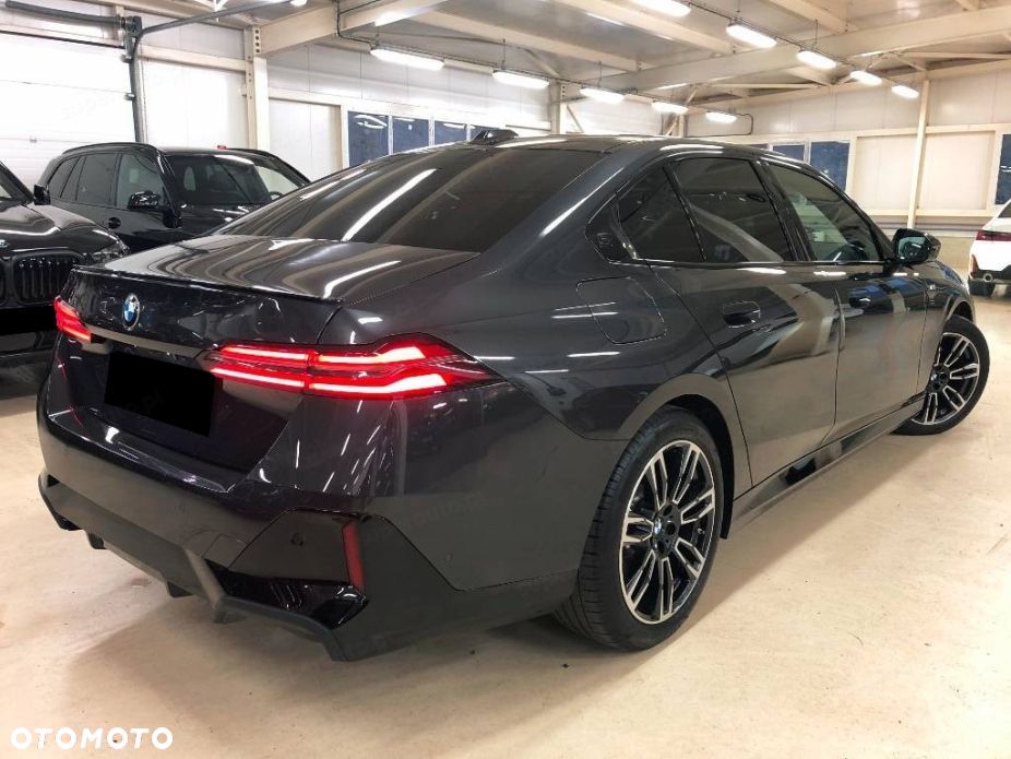 BMW Seria 5 520d xDrive mHEV M Sport - 5