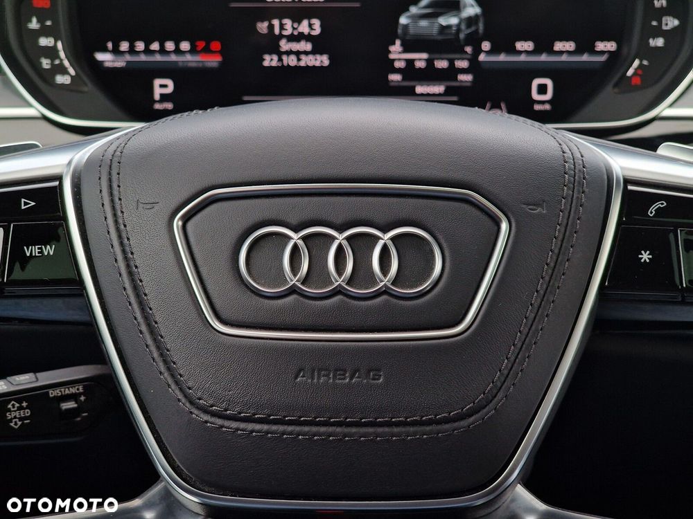 Audi S8 - 30