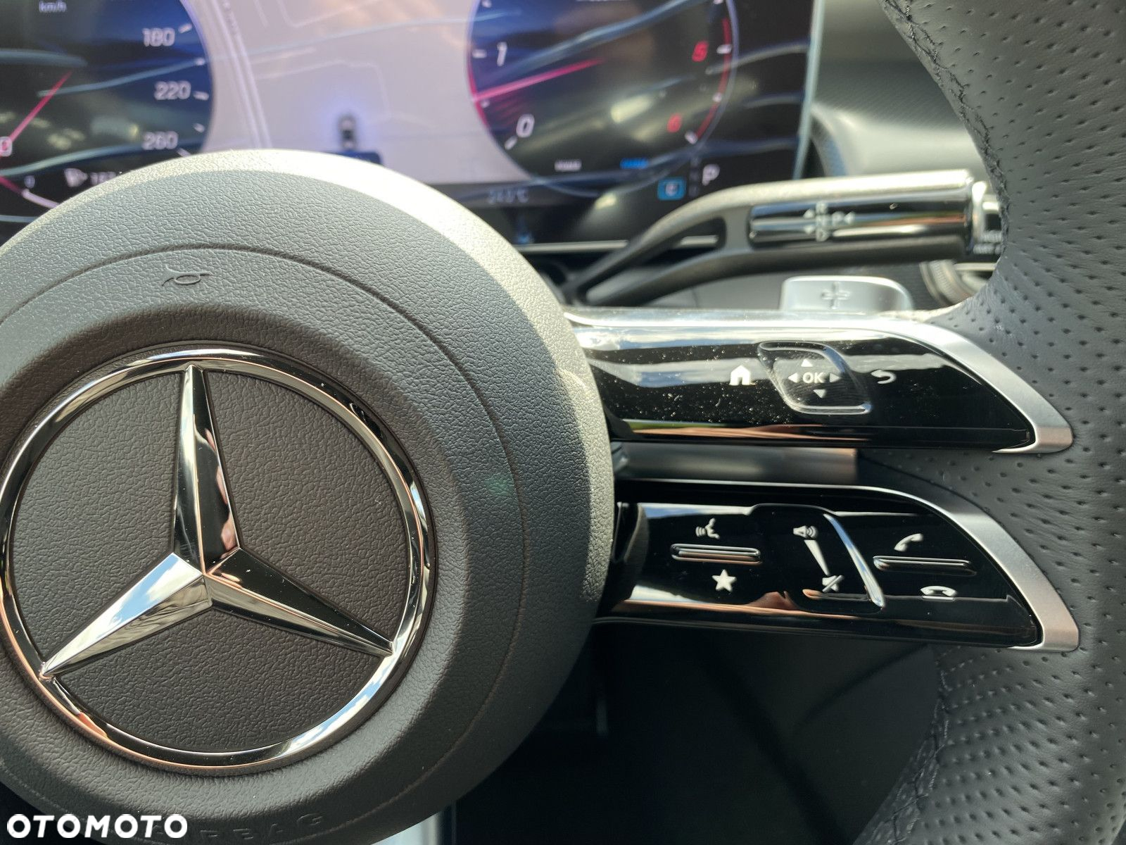Mercedes-Benz GLC - 12