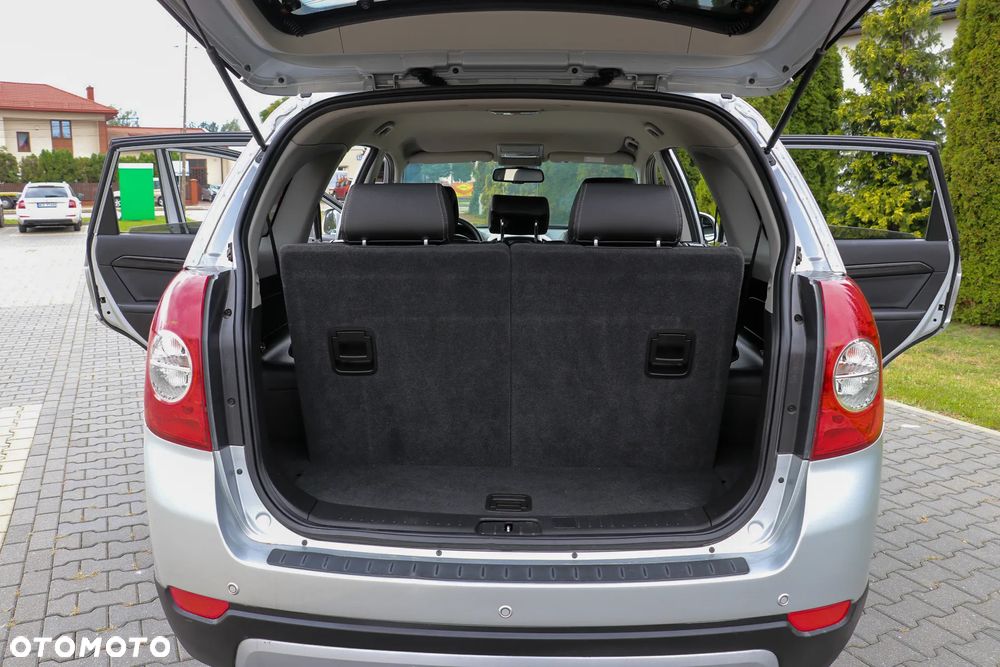 Chevrolet Captiva 2.2 D LS+ - 23