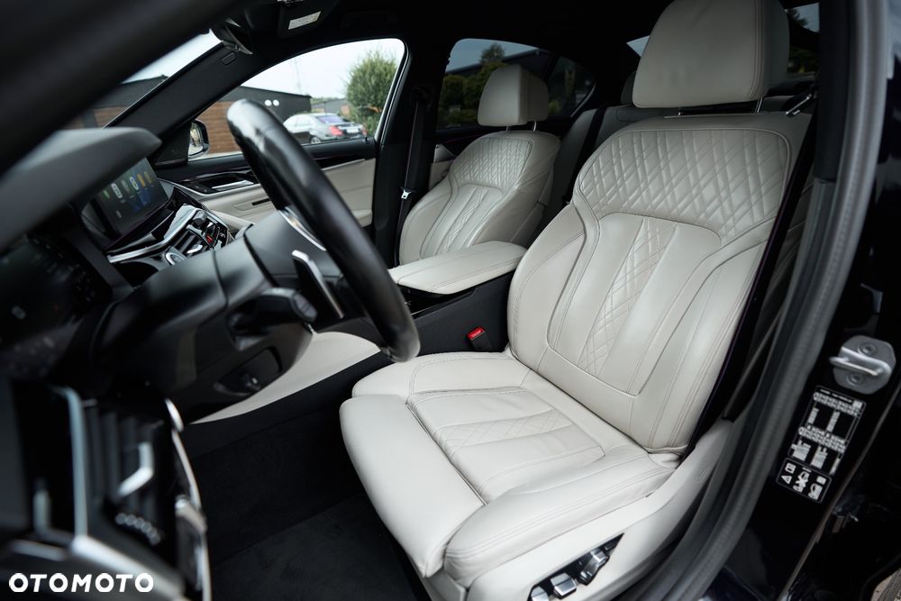 BMW Seria 5 520d xDrive MHEV M Sport sport - 24