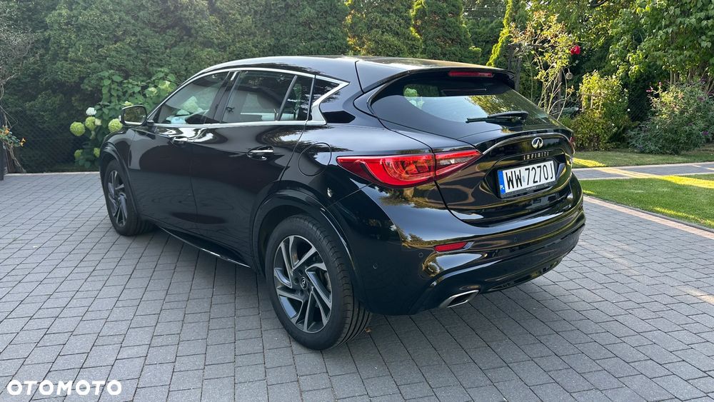 Infiniti Q30 1.6t Premium 7DCT - 2