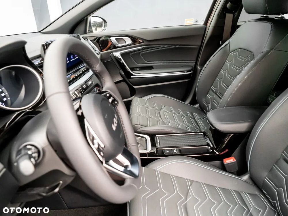 Kia XCeed 1.6 T-GDI Tribute DCT - 20